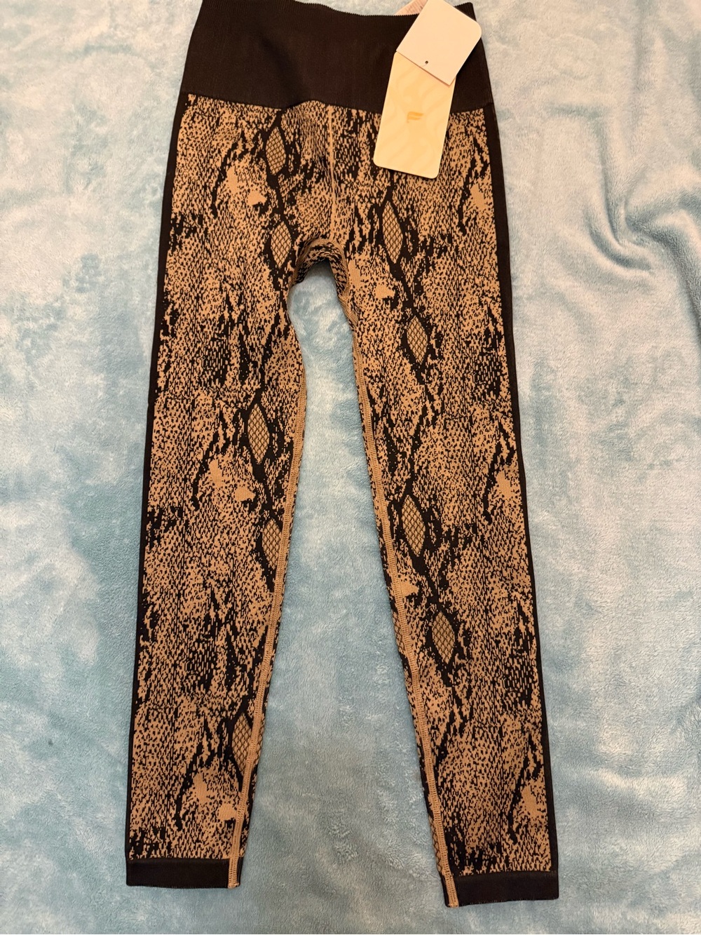 New Fabletics High-Waisted Seamless Snakeskin 7/8 black